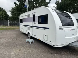 2017 - Adria Alpina 573 UP   Adria Alpina 573 UP (2017) – Velholdt helårsvogn med ALDE, mover og læderkabine