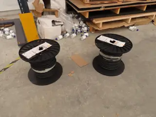 2 stk. Kabeltromler med div. kabel