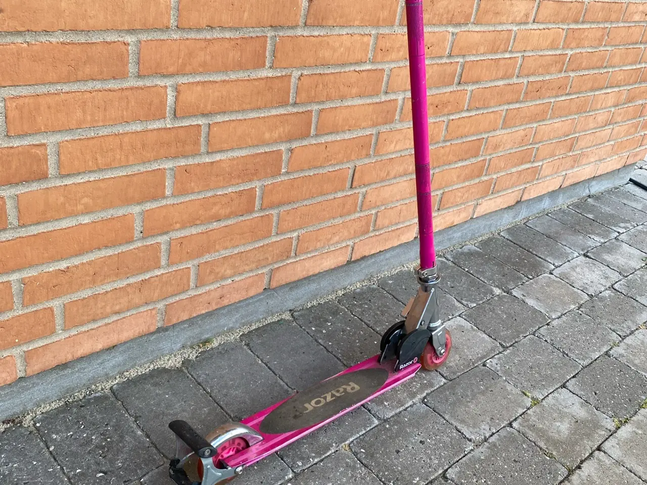 Billede 2 - Razor S Spark pink løbehjul