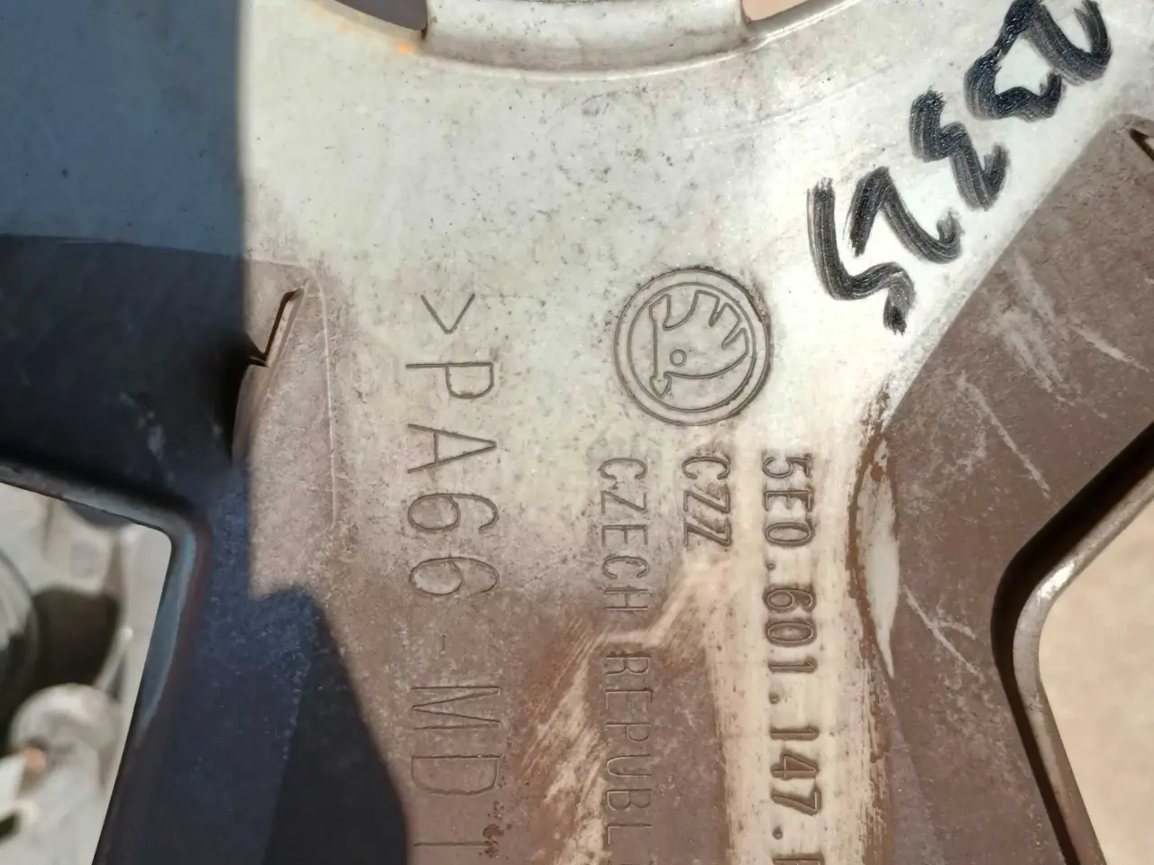 Billede 3 - Original 15" skoda hjulkapsler