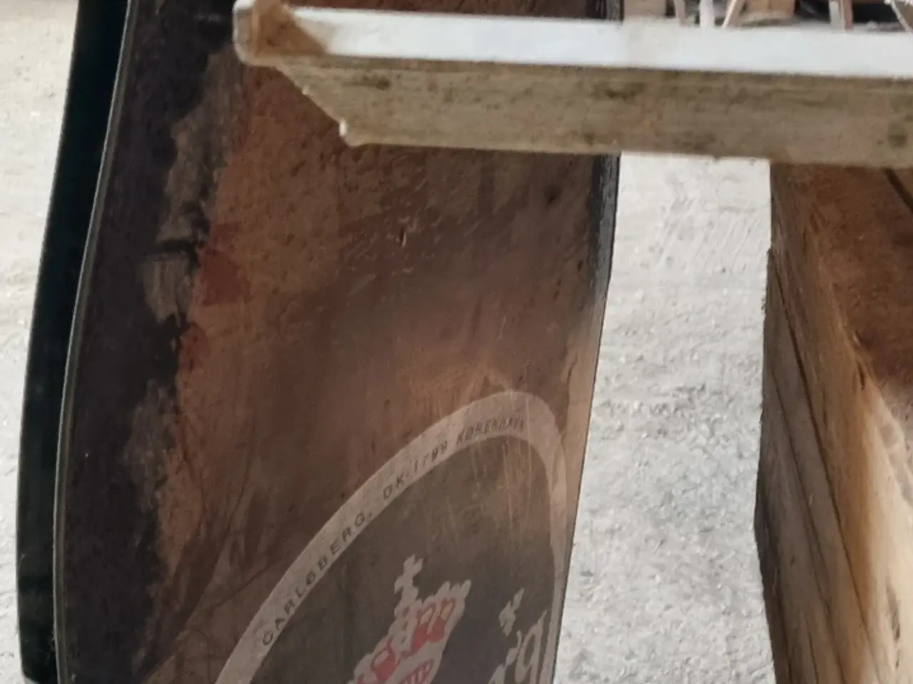 Billede 2 - Carlsberg pynt i metal