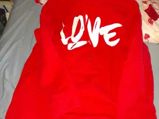 Hættetrøje Love sælges