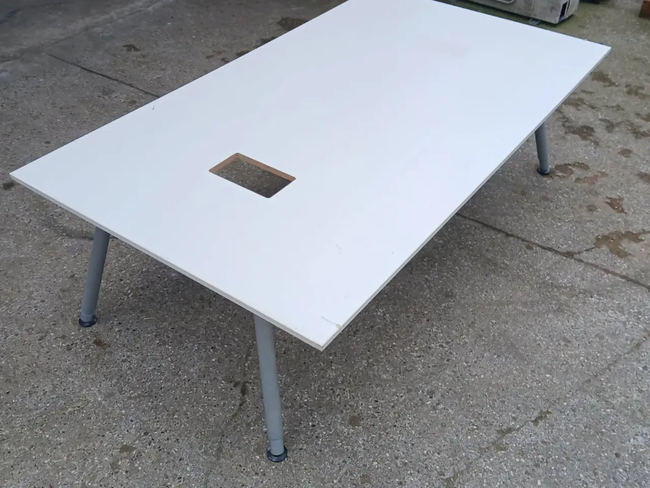 Billede 1 - Skrivebord