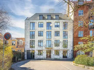 EKSKLUSIVE LEJEMÅL VED FREDERIKSBERG HAVE KONTOR / KLINIK / SHOWROOM M.M.