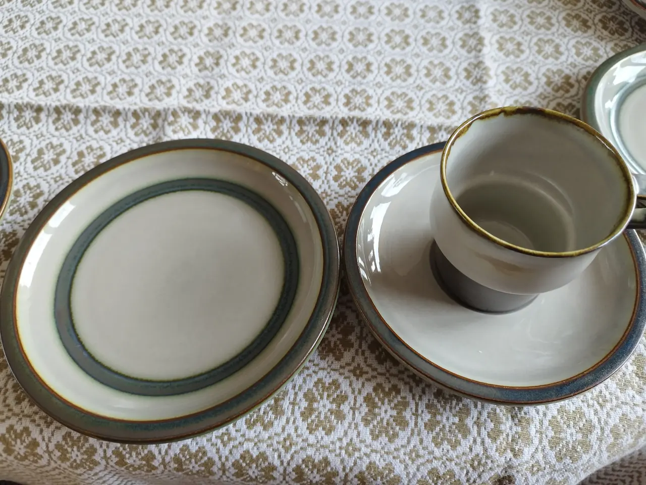 Billede 4 - TEMA B&G kaffe- og spistel, fade og skåle 77 dele