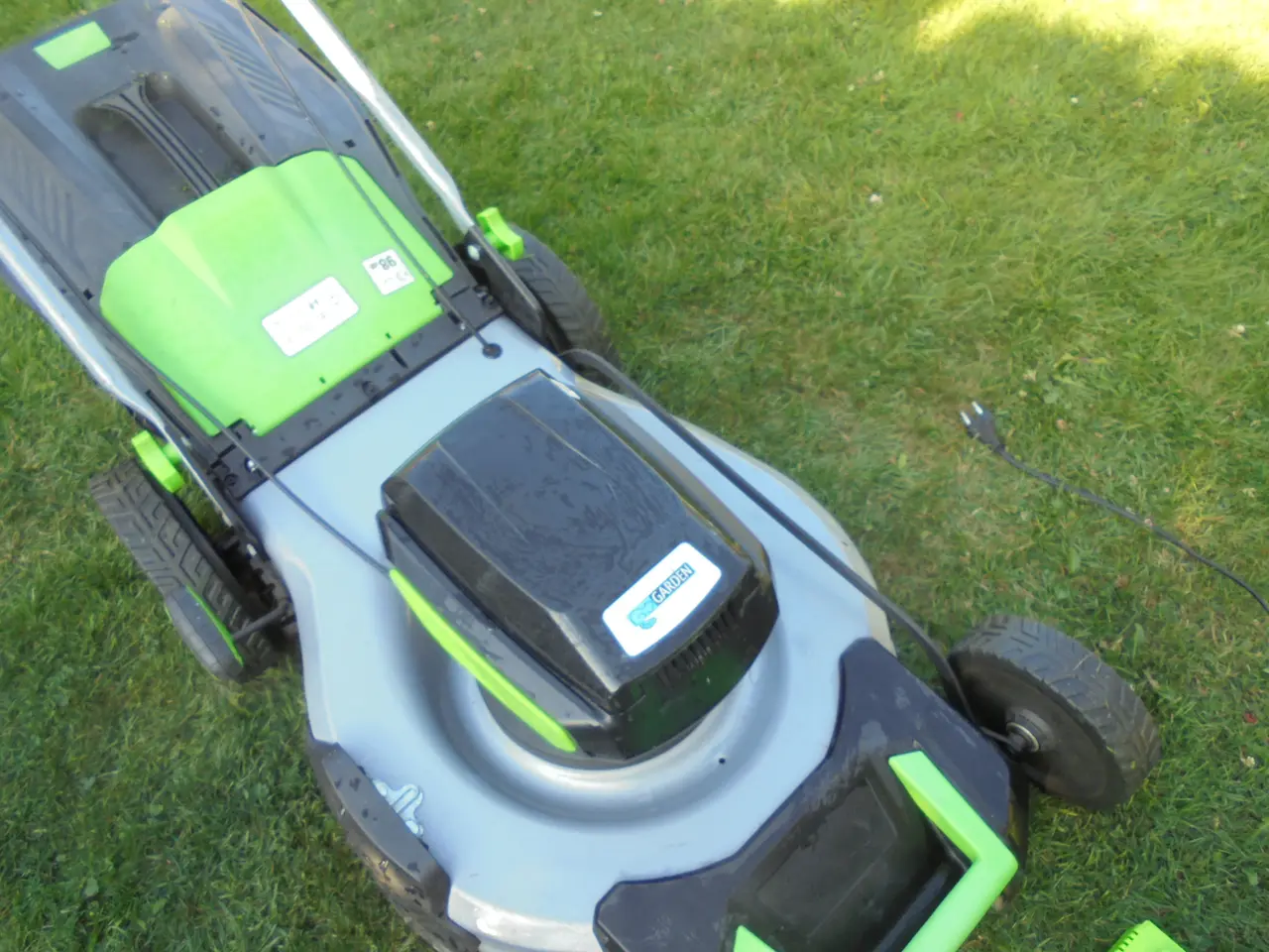 Billede 1 - Batteri plæneklipper + Græstrimmer + Motorsav