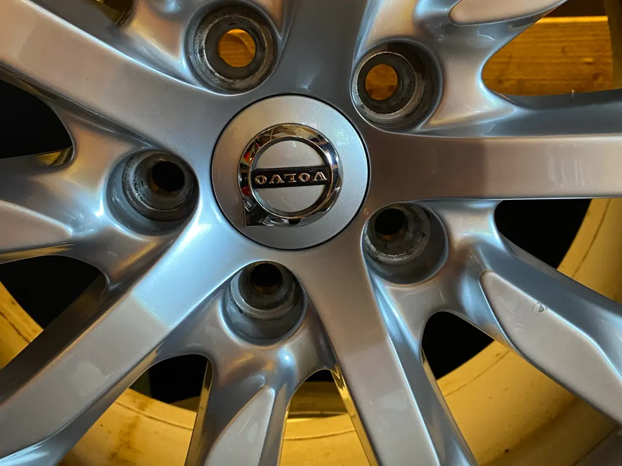 Billede 2 - VOLVO vinterfælge 18”