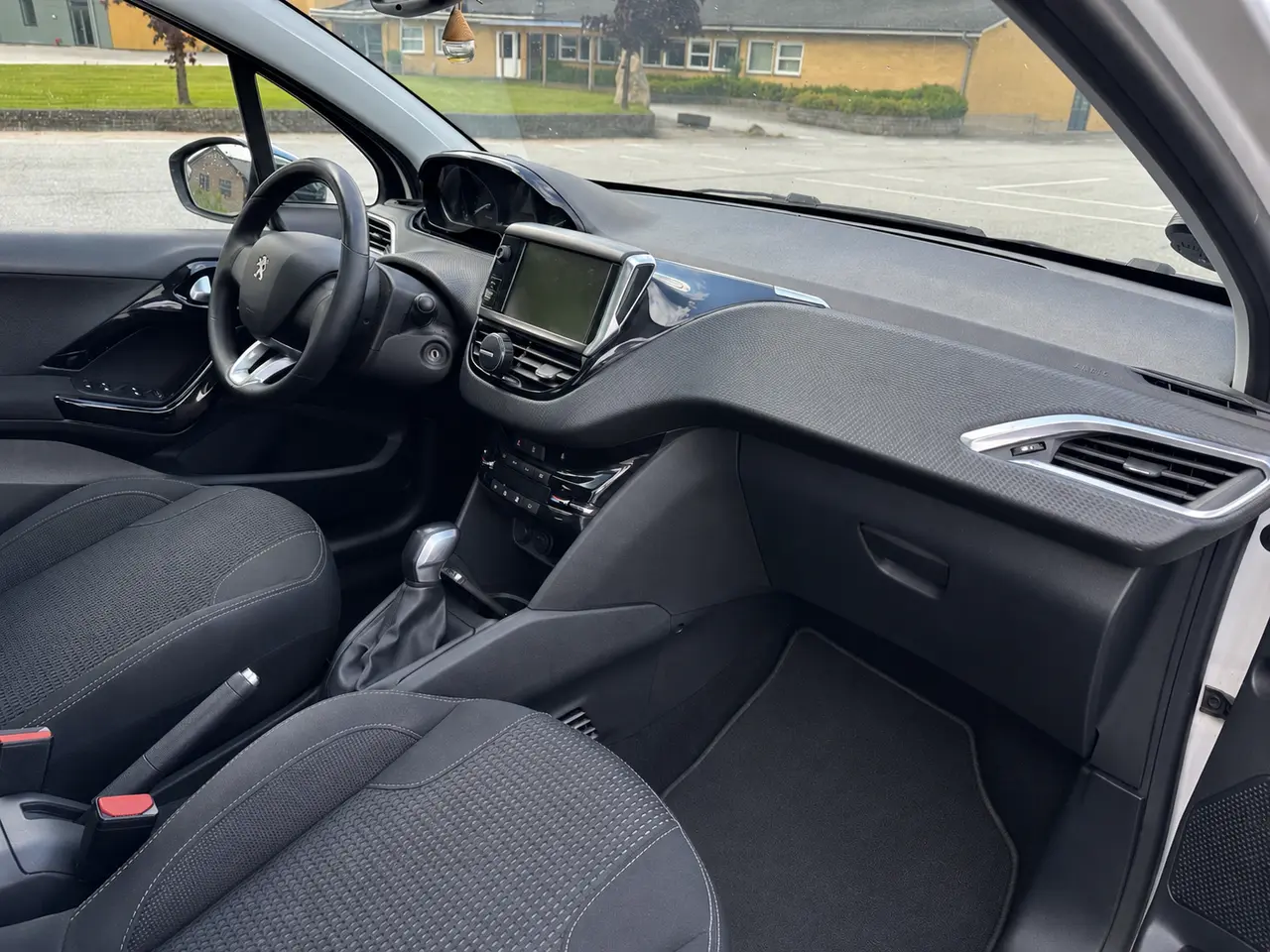 Billede 9 - Peugeot 208 1.6 BlueHDi Allure Sky