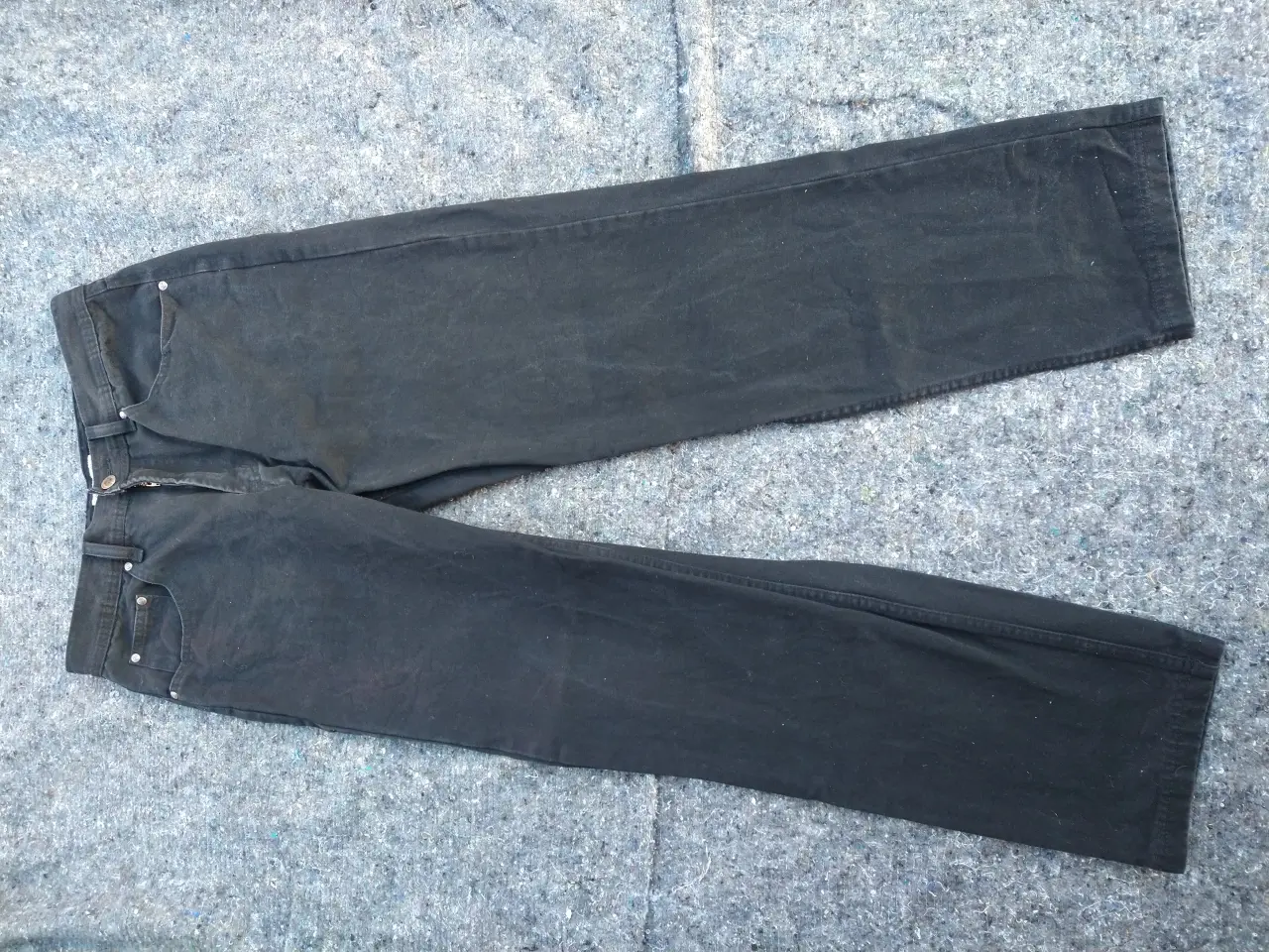 Billede 1 - Chez Leon, sort, str. 32