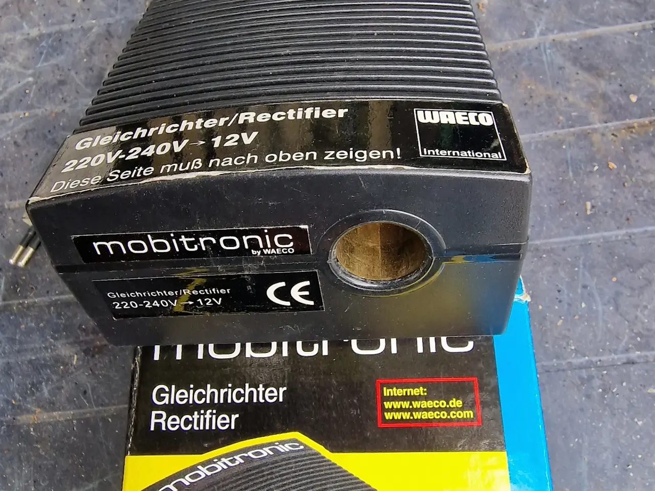 Billede 3 - Omformer 220-240V til 12V