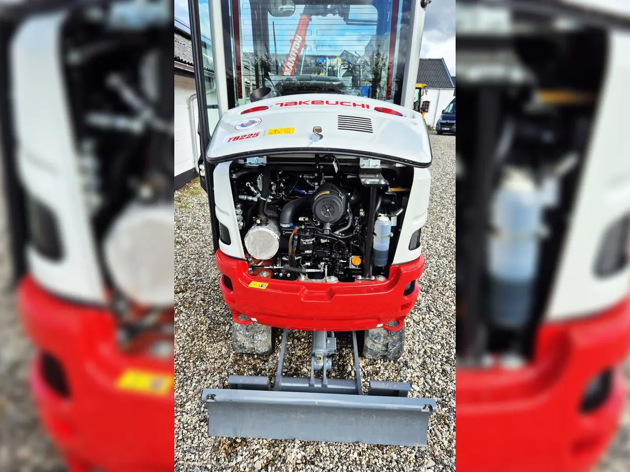 Billede 12 - Takeuchi TB225 / Fabriksny - 2025 / Engcon rotortilt og skovlpakke
