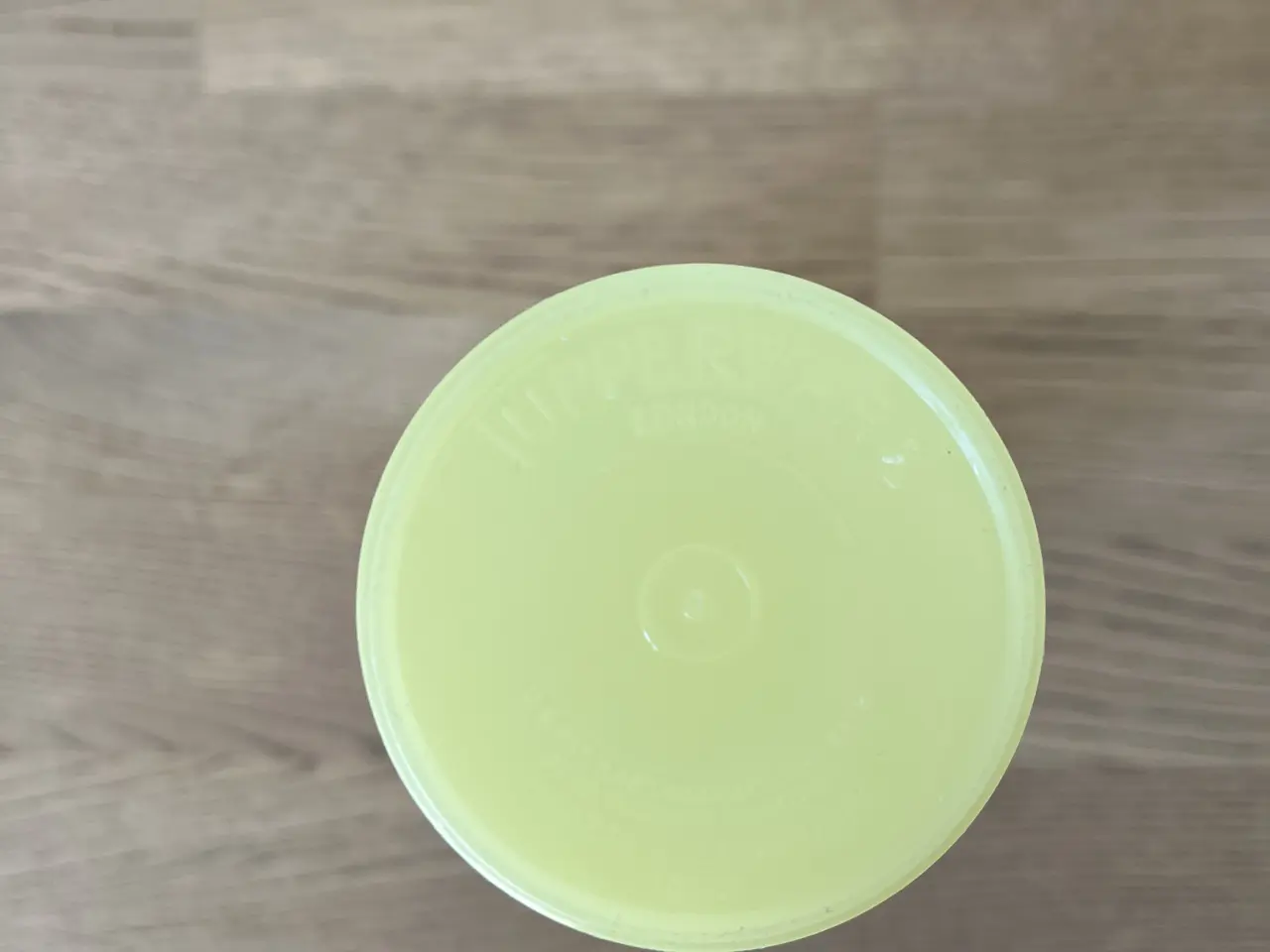 Billede 8 - Gul TUPPERWARE bøtte med låg og strø-indsats