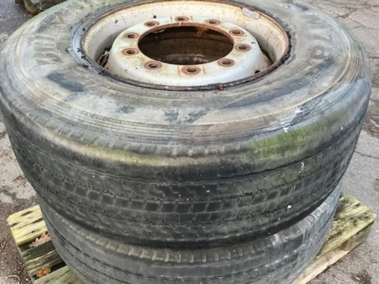 Billede 1 - Landbrugs dæk / lastbil dæk 385/65R22.5