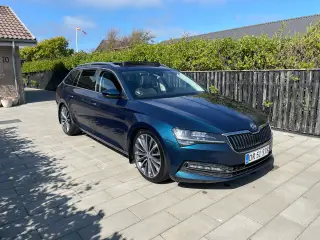 Skoda Superb Combi m Panoramatag