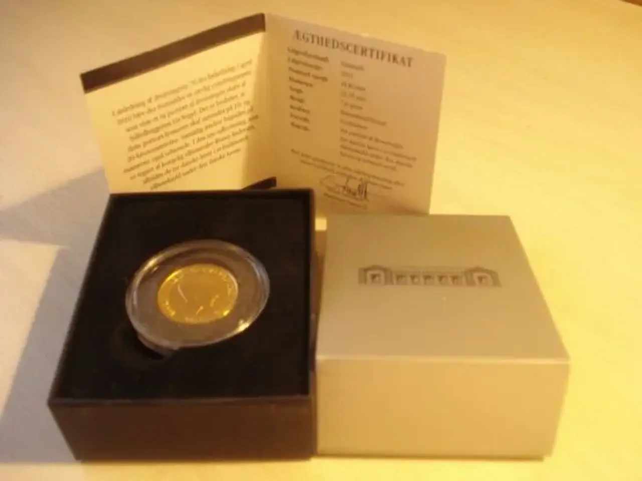 Billede 2 - 10 kr. Med Ægthedscertifikat. 2011