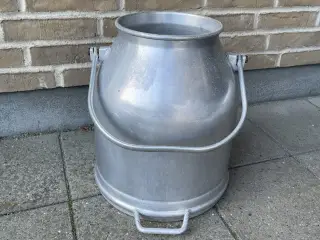Gammel malkespand
