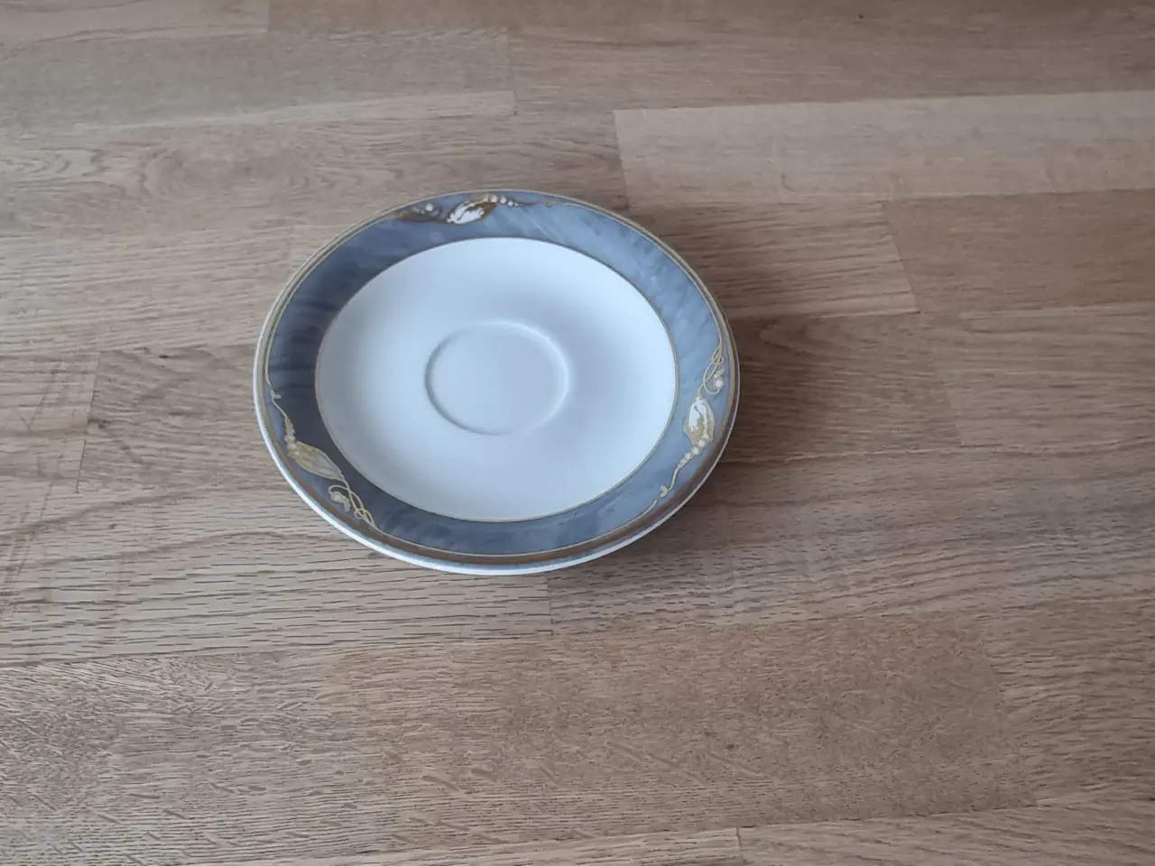 Billede 8 - Magnolia grå - kaffe og spise stel