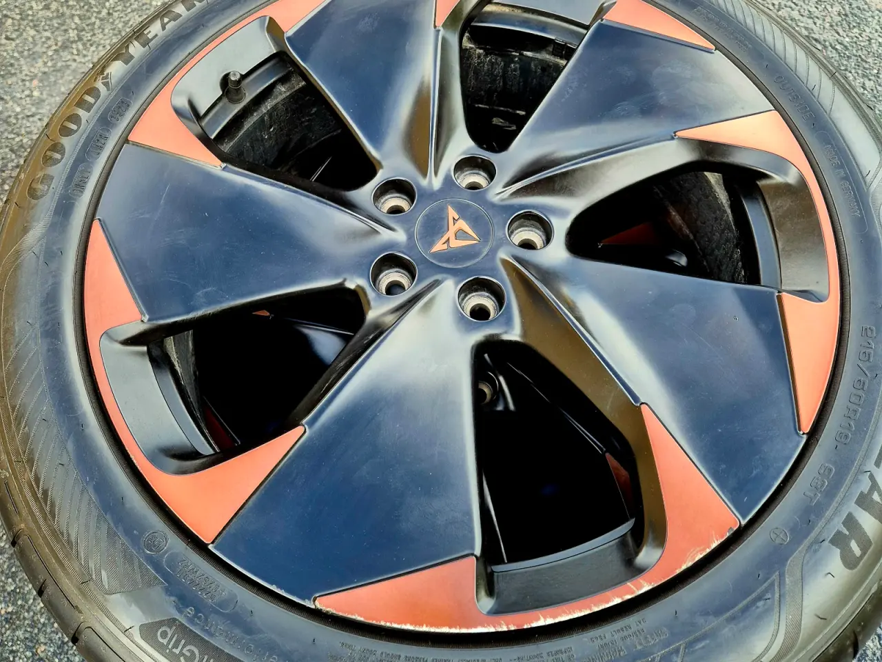 Billede 1 - Cupra Born R19 sommerdæk
