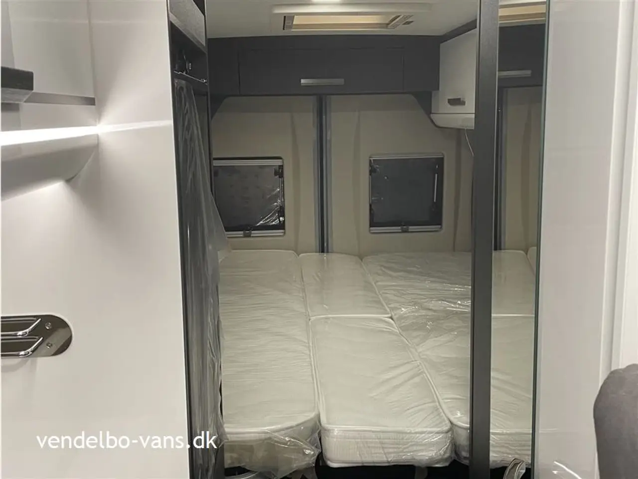 Billede 15 - 2022 - McLouis Menfys Van 04 Prestige Matic Det er CamperVan topudgaven med masser af udstyr - Prestige Matic