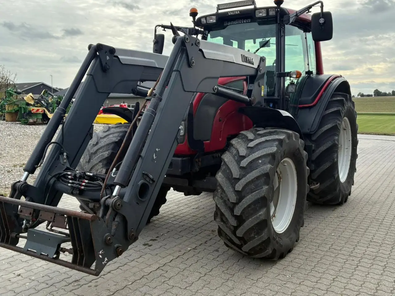 Billede 5 - Valtra N121 n 121 inkl frontlæsser