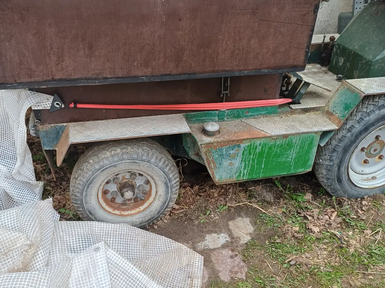 Billede 9 - Have traktor /stald fodermaskine.        
