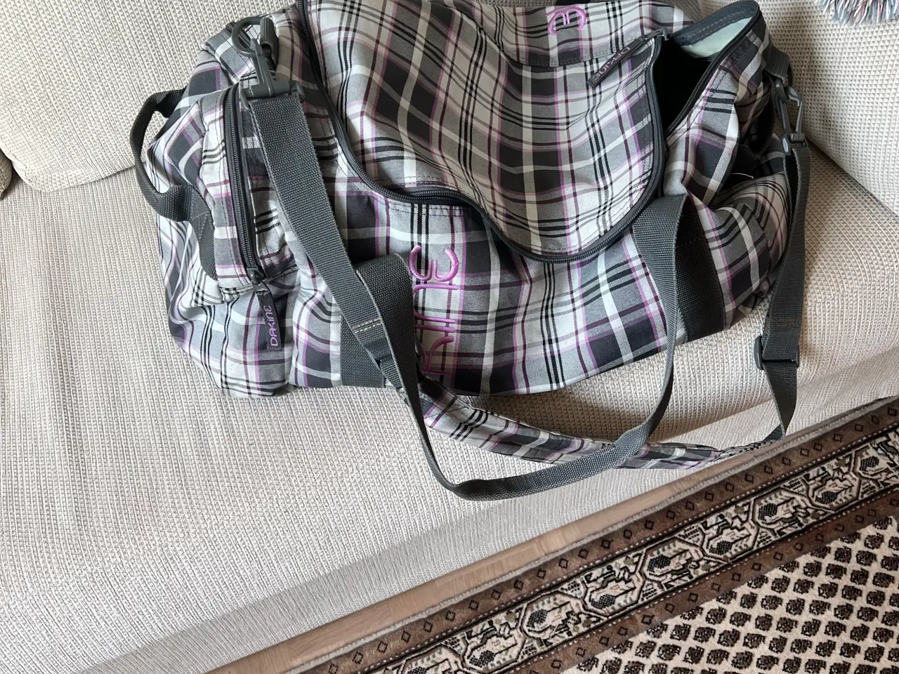 Billede 5 - Smart Dakine sports/rejsetaske
