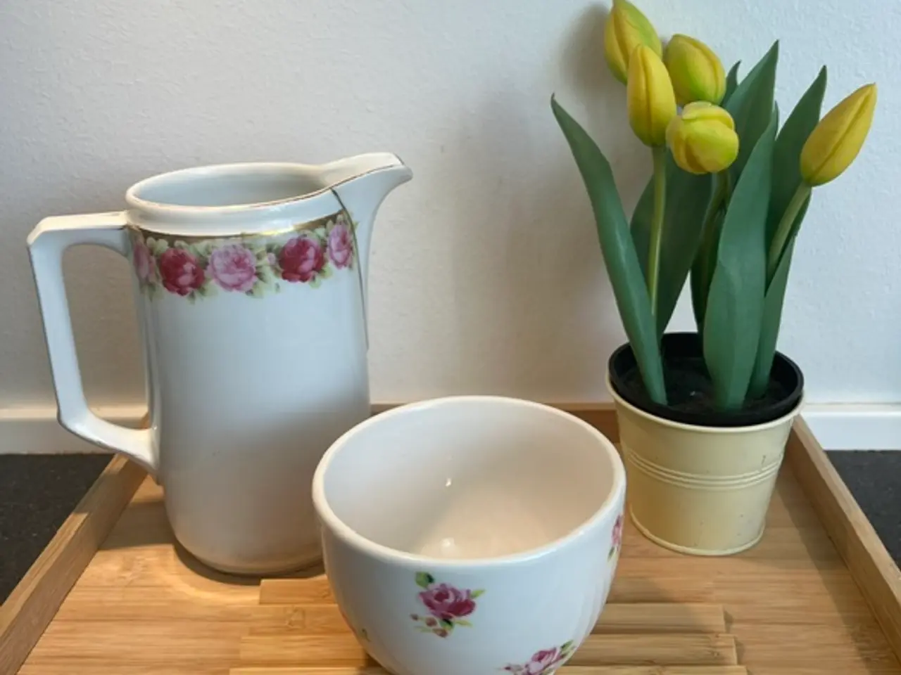 Billede 4 - Romantisk 3-delt vintagesæt i porcelæn med roser