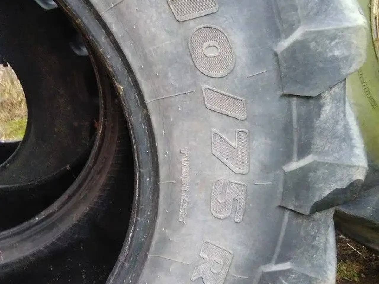 Billede 1 - Dæk 710/75R42