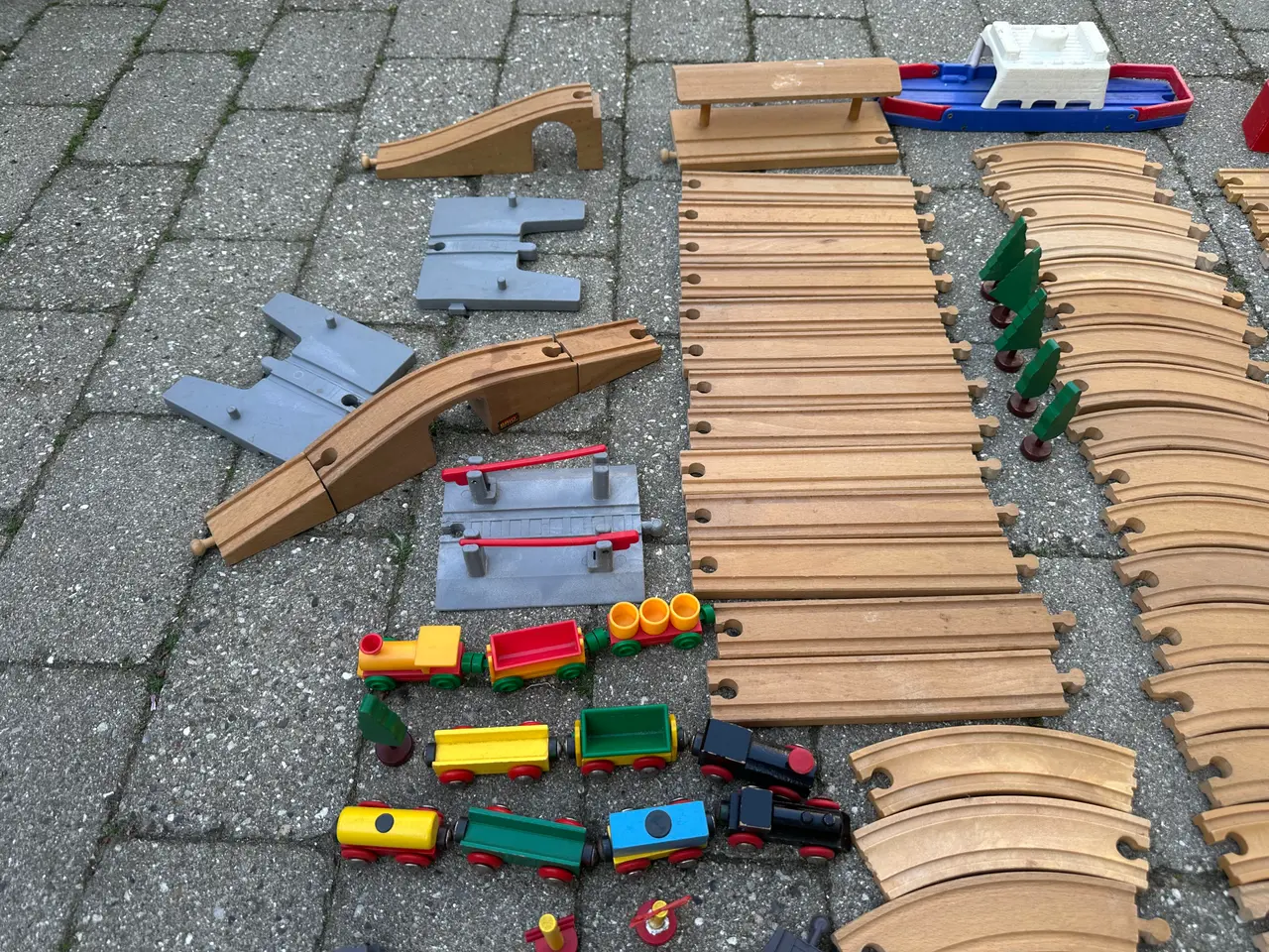 Billede 3 - Stor BRIO togbane
