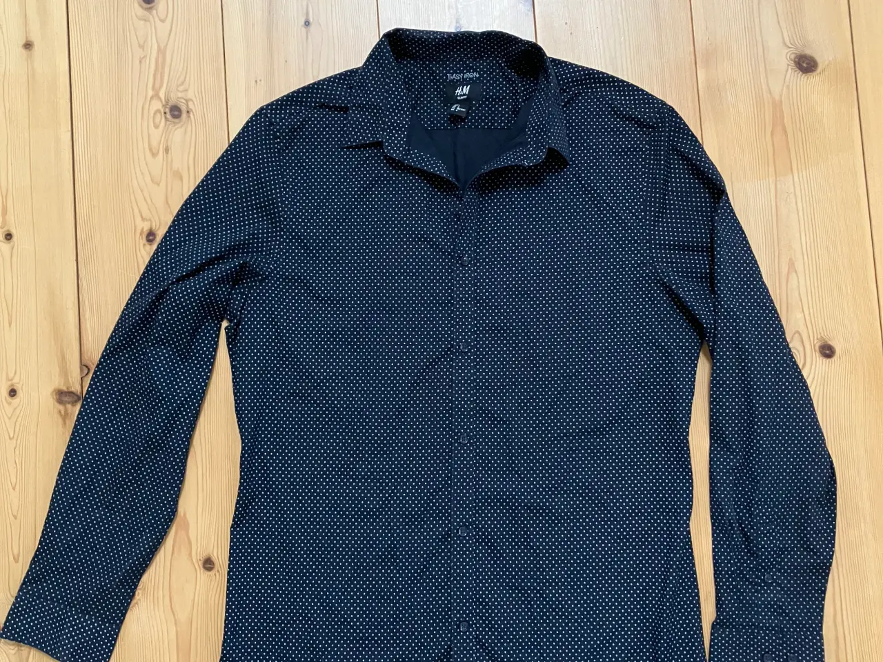 Billede 2 - Skjorte slimfit easy iron