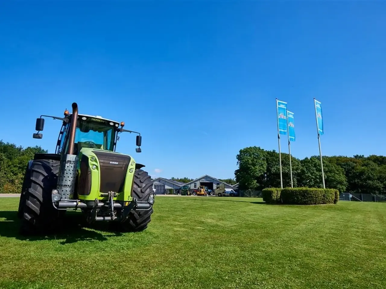Billede 7 - - - - Traktor udlejning, UDLEJNING AF TRAKTOR TIL MARKARBEJDET