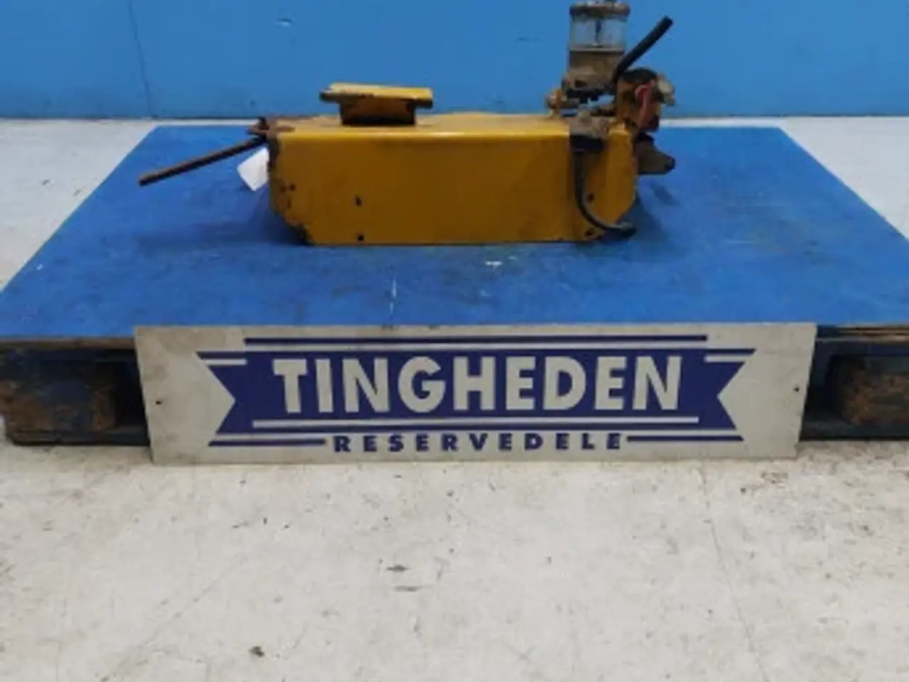 Billede 1 - Hydrema 906B Batteri Hylde med brandstofs filter 40030