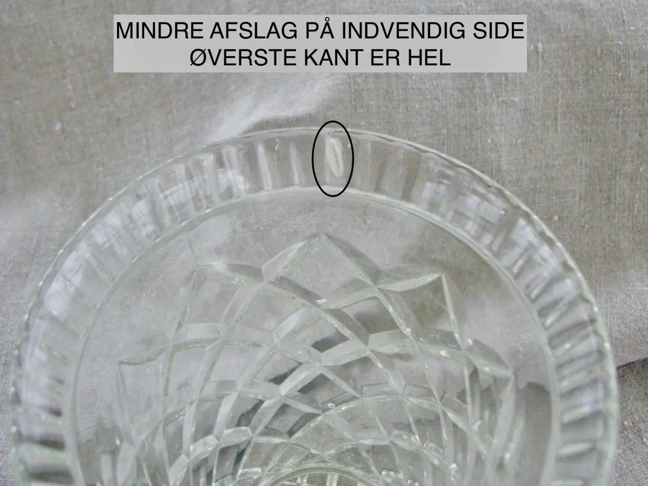 Billede 7 - Vaser i presset glas, Vintage vaser diamantmønster