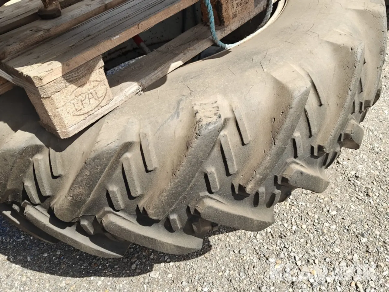 Billede 6 - Tvillinghjul Kleber 16.9 R34 2 styk