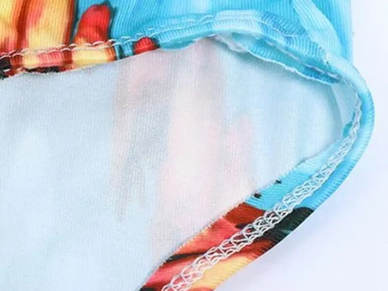 Billede 4 - MONOKINO(bikini ud i et) Str: Medium /Large /XL