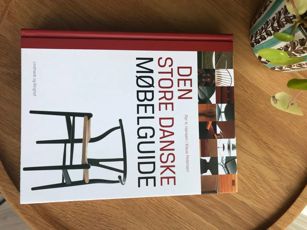 Billede 1 - Den Store Danske Møbelguide af Per H. Hansen og Kl
