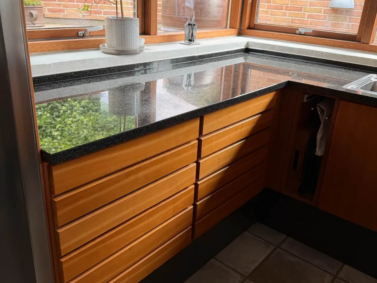 Billede 4 - Multiform køkken med miele induktion og quooker