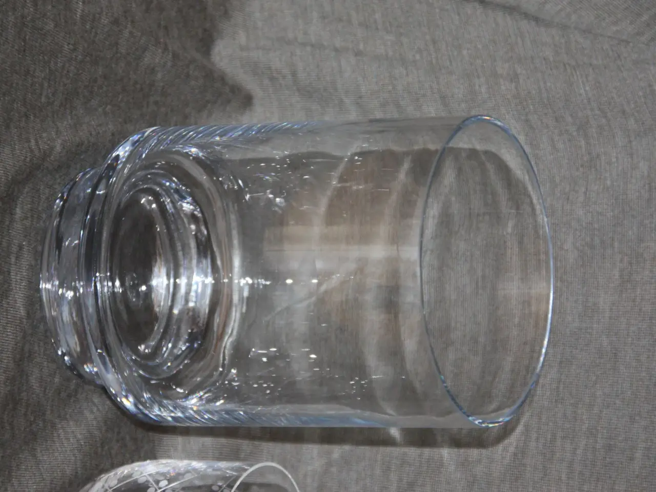 Billede 2 - Flot glas vase 19 cm sælges sammen med