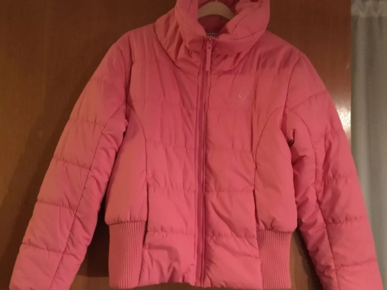 Billede 1 - Pink vinterjakke til salg