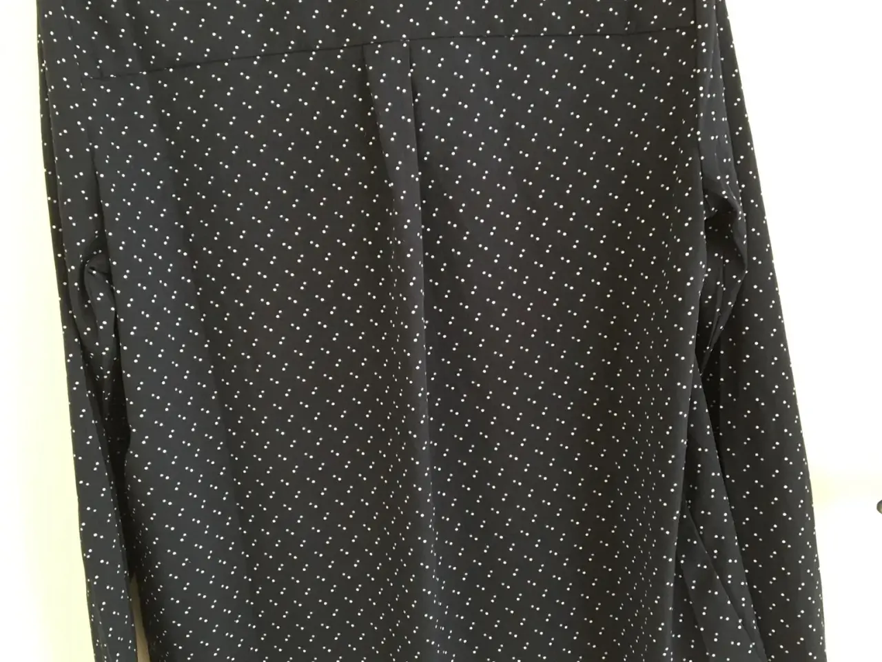 Billede 2 - Navy med prikker Vero moda str. M