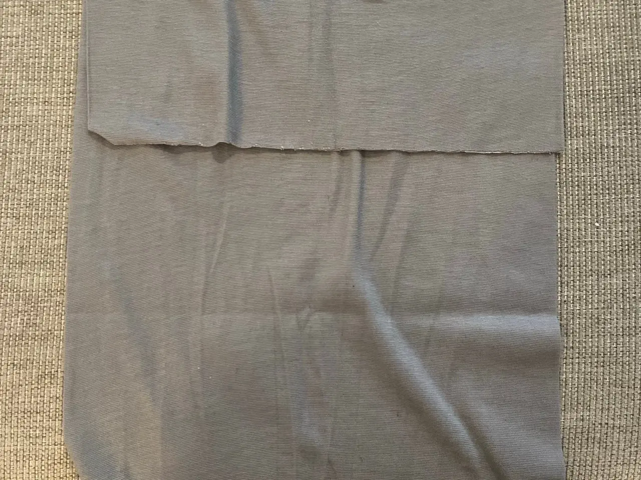 Billede 2 - Halsedisse lysegrå polyester, one size