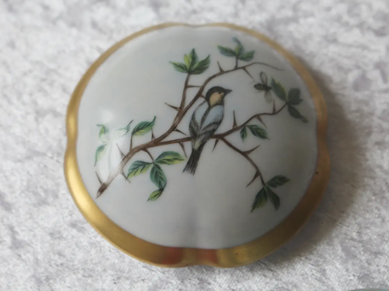 Billede 5 - Porcelæns- lågkrukke antik guldbelagt.