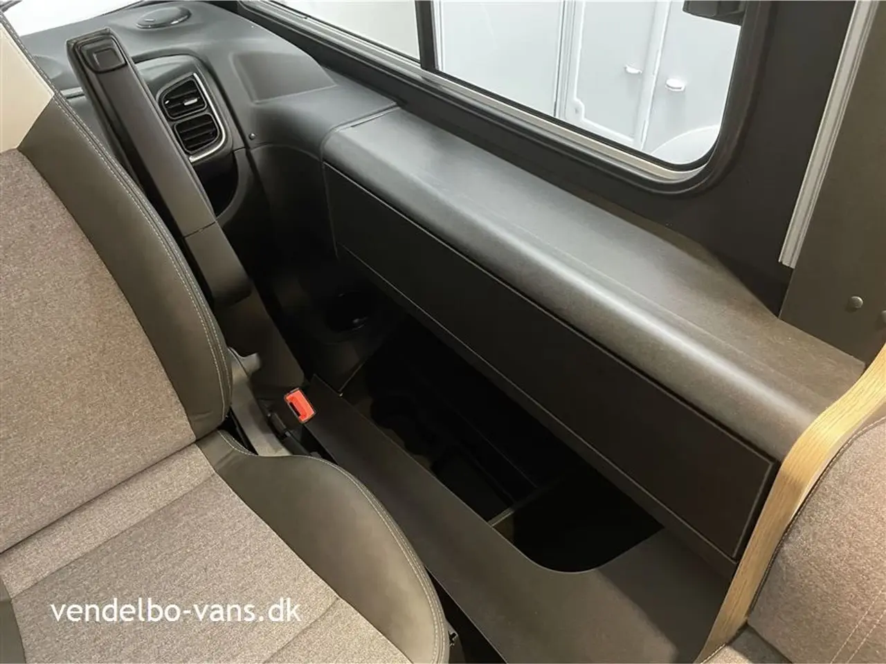 Billede 13 - 2026 - SunLight I 67S Aut.   Enkeltsenge - stor garage - 180 HK automatgear