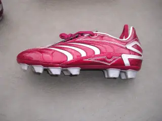 Adidas nye fodboldstøvler str. 33
