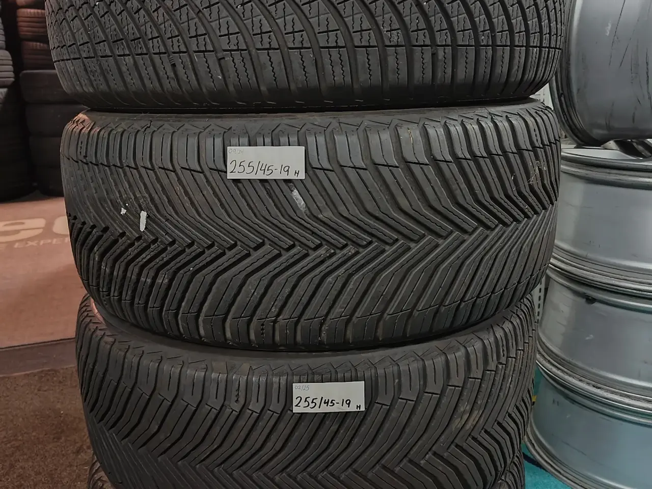 Billede 1 - 4 stk 255/45-19 Helårsdæk ❄️🌩️