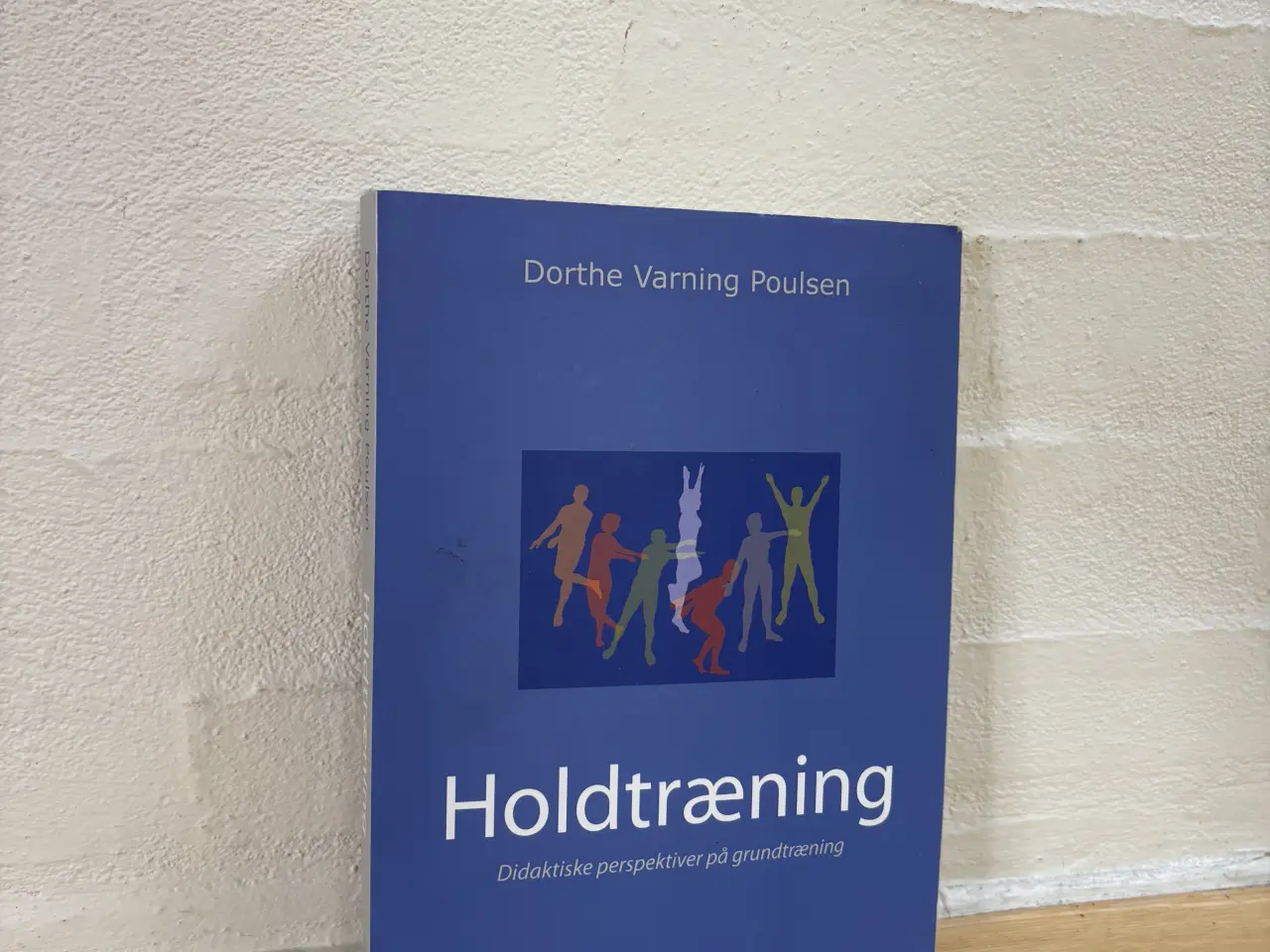 Billede 1 - “Holdtræning” lærebog