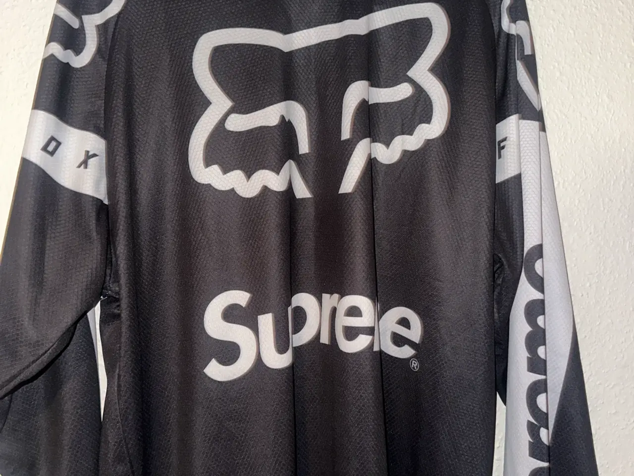 Billede 1 - En fed langærmet trøje fra fox x surpreme