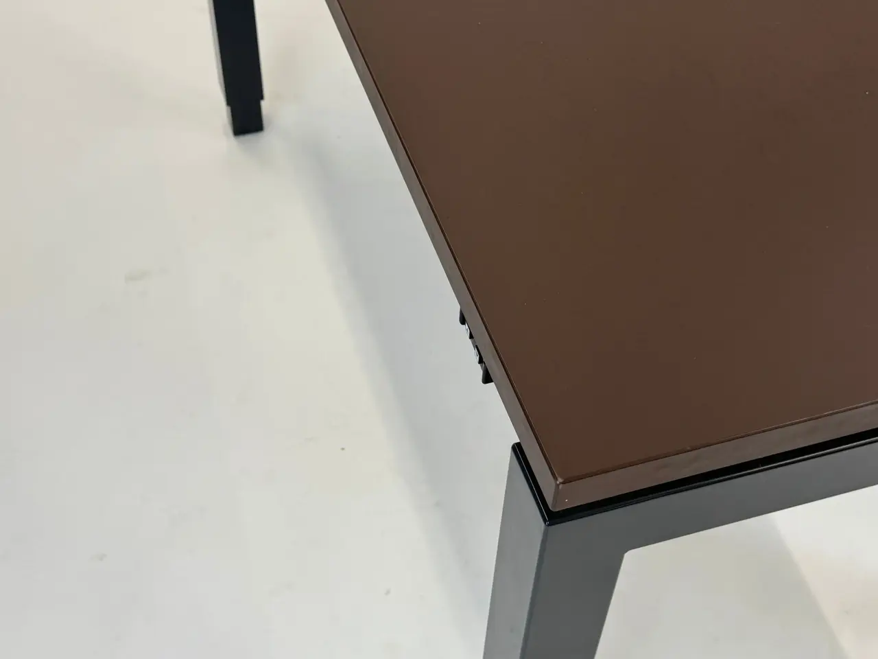 Billede 5 - Paustian PO 40 Hæve/sænkebord – Brun 125x80x71 cm