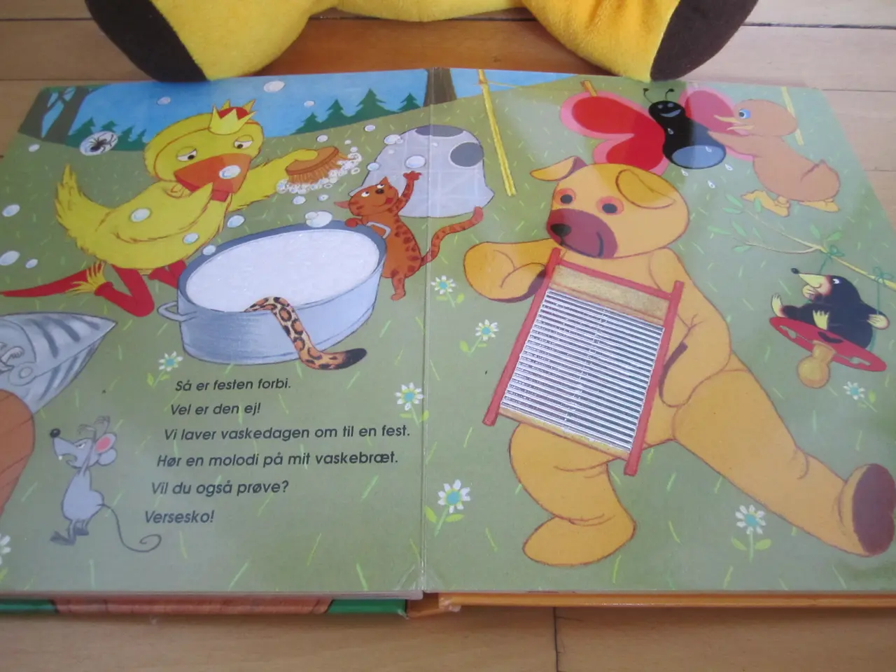 Billede 3 - BYD. BAMSES FØLEBOG + BAMSE.