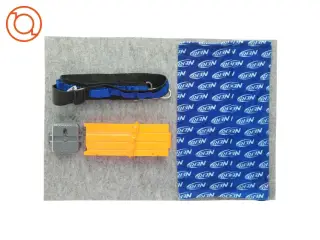Forskelligt nerf udstyr fra NERF (str. 49 x 25 og 22 x 9 og 120 x 5 og 8 x 8cm)